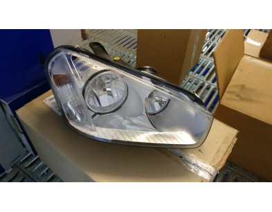FARO ANTERIORE DESTRO FORD FOCUS C-MAX 07/11 

FRONT RIGHT HEADLIGHT FORD FOCUS C-MAX 07/11