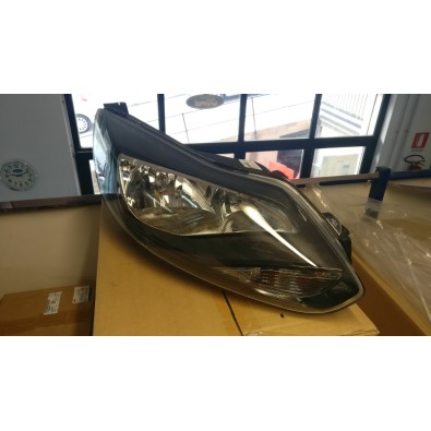 FARO ANTERIORE DESTRO CON CORNICI NERE FORD FOCUS 11/15 

FRONT RIGHT HEADLIGHT WITH BLACK FRAME DORD FOCUS 11/15