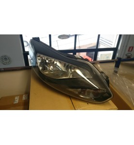 FARO ANTERIORE DESTRO CON CORNICI NERE FORD FOCUS 11/15 

FRONT RIGHT HEADLIGHT WITH BLACK FRAME DORD FOCUS 11/15