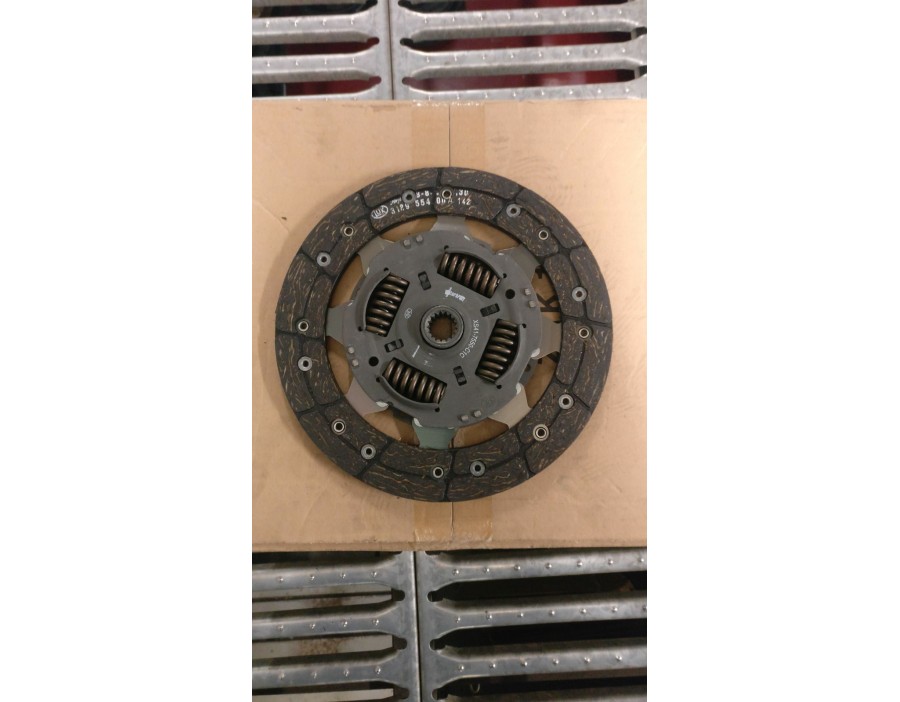 DISCO FRIZIONE PER INFO MODELLI E MOTORI GUARDA FOTO ALLEGATA  

CLUTCH DISC FOR INFO MODELS AND ENGINE SEE THE PHOTO