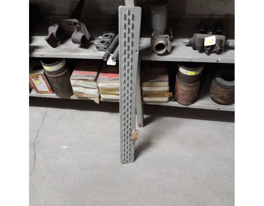 PEDANA RIVESTIMENTO SOTTOPORTA SX  FIAT 643