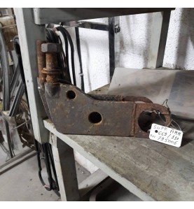 STAFFA INFERIORE AMMORTIZZATORE FIAT IVECO OM 662 - 100 - 110 NC - ERREVI 725006 - OE 4521962