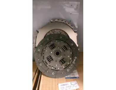 KIT FRIZIONE VEDI FOTO 

KIT CLUTCH SEE THE PHOTO 

PER MOTORI 1.8 DIESEL 
FOR ENGINE 1.8 DIESEL