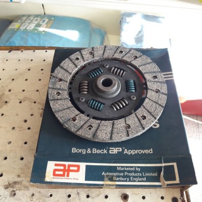 DISCO FRIZIONE SIMCA 1000 -  CLUTCH PLATE SIMCA 1000 - HB1129

DIAMETRO EST 180 - DIAMETRO INT. 17