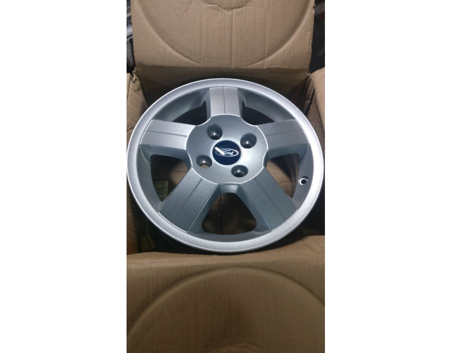 CERCHIO IN LEGA 6J x 15 FORD FOCUS 98/05 

ALLOY WHEEL 6J x 15 FORD FOCUS 98/05