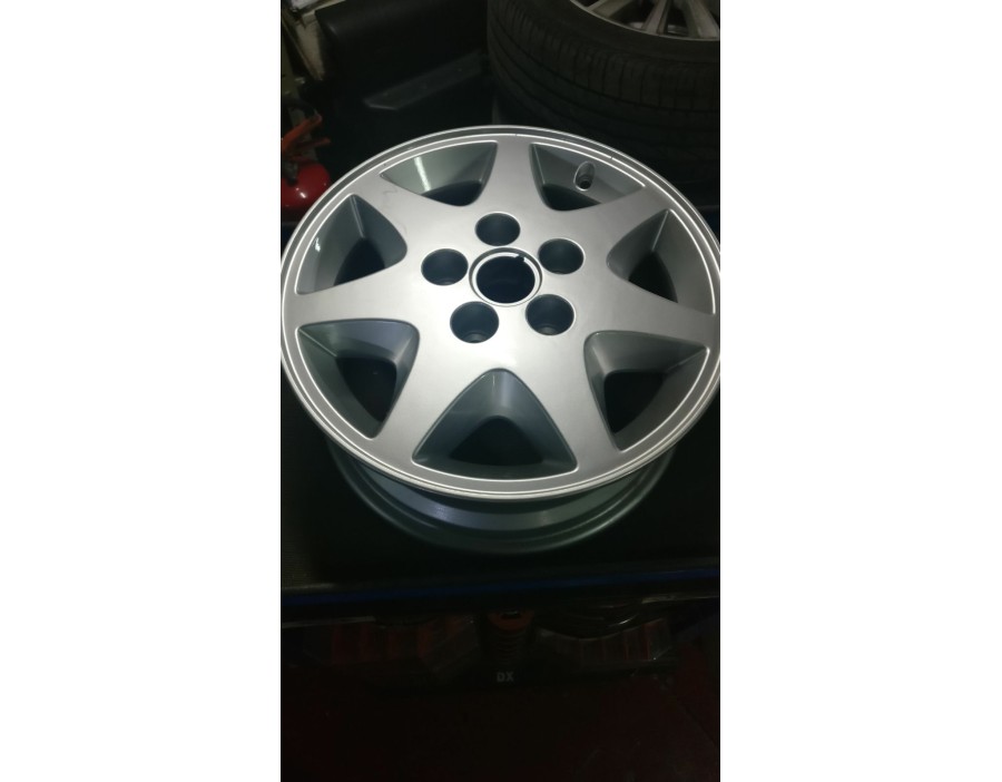 CERCHIO IN LEGA 6Jx 15 FORD GRANADA 85/92 GRANADA/SCORPIO 92/94 

ALLOY WHEEL 6Jx 15 FORD GRANADA 85/92 GRANADA/SCORPIO 92/94