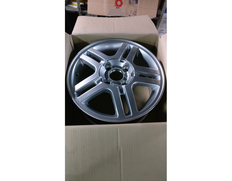 CERCHIO IN LEGA 6Jx15 FORD FIESTA / FUSION 05 

ALLOY WHEEL 6Jx15 FORD FIESTA / FUSION 05