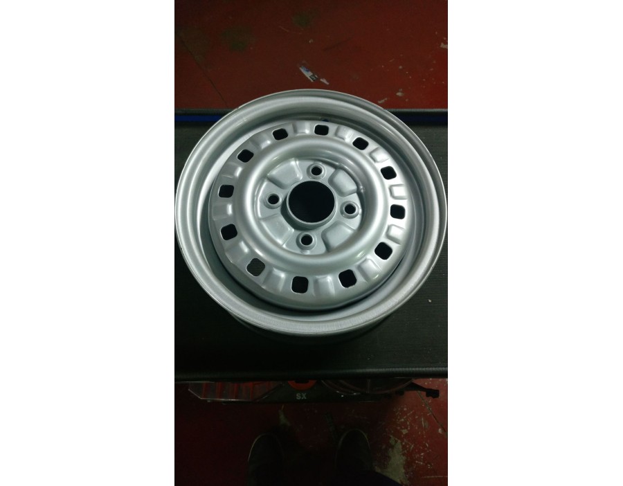 RUOTA ACCIAIO 4.5J x13 FORD FIESTA 76/89  

STEEL WHEEL 4.5Jx13 FORD FIESTA 76/89