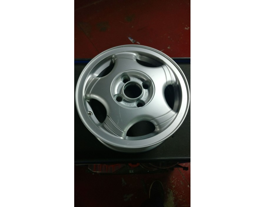 CERCHIO IN LEGA 5.5Jx14 FORD MONDEO 92/96 

ALLOY WHEEL 5.5Jx14 FORD MONDEO 92/96
