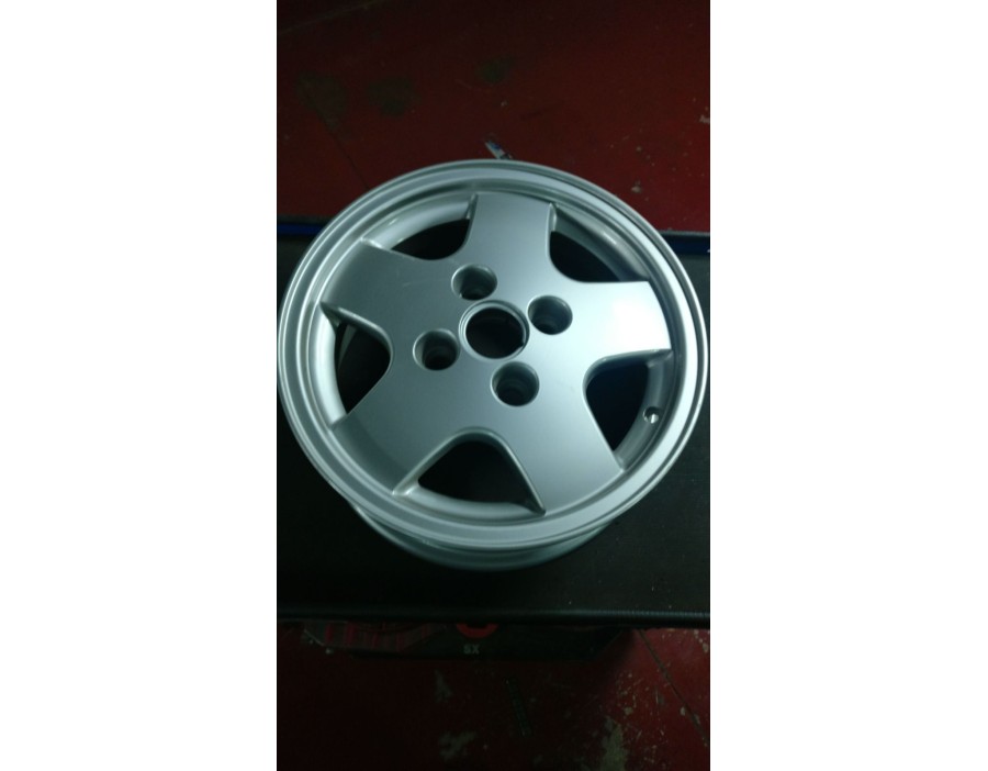 CERCHIO LEGA 5.5x14 FORD FIESTA 89/96 

ALLOY WHEEL 5.5x14 FORD FIESTA 89/96