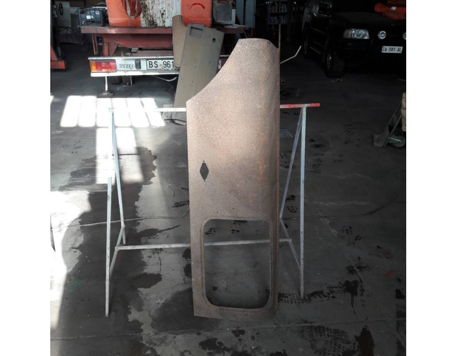 ANGOLARE POST DX CABINA OM40