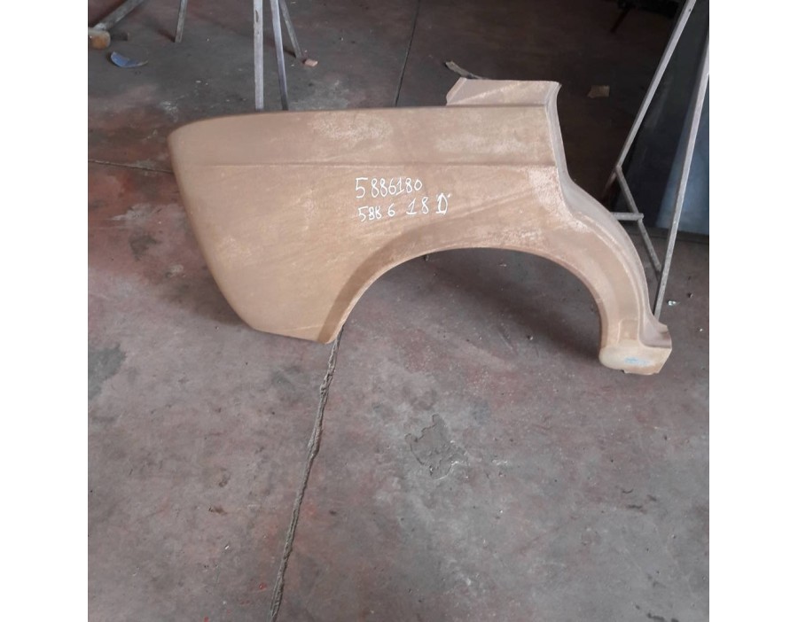 PARAFANGO POST DX FIAT 128 4 PORTE - OE 5886180