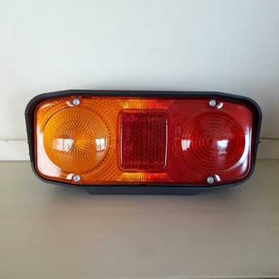 Fanale posteriore sinistro con luce targa Fiat Lupetto - Left rear light with license plate light Fiat Lupetto -