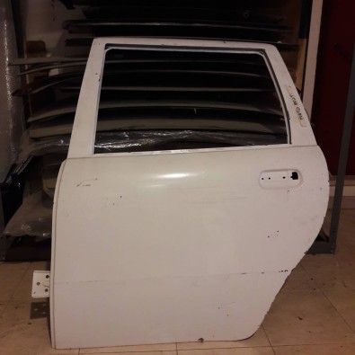 Porta posteriore sx Fiat Punto - Ricambio originale - Left rear door Fiat Punto - Original spare part -