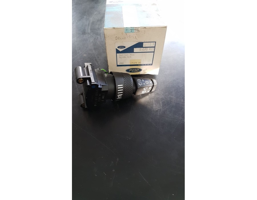 6178415 INTERRUTTORE LAVACRISTALLO CON TERGILUNOTTO POSTERIORE FORD ESCORT 86/90
CRYSTAL LAVA SWITCH