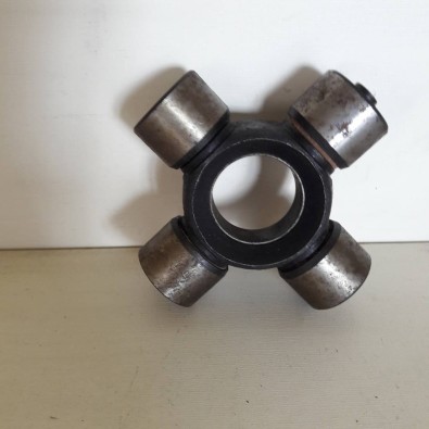 Crocera trasmissione forata Alfa Romeo 28x92