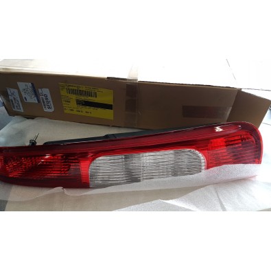 RIGHT REAR LIGHTS FOR FORD C-MAX FROM 03/08
1347454 FANALE POSTERIORE DX PER FORD C-MAX DAL 03/08