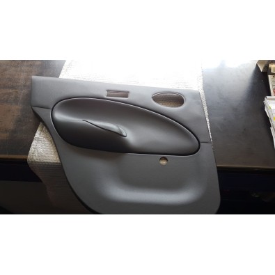 LH REAR DOOR PANEL COVERING
1087560 RIVESTIMENTO PORTA POSTERIORE SX FORD ESCORT 95/01