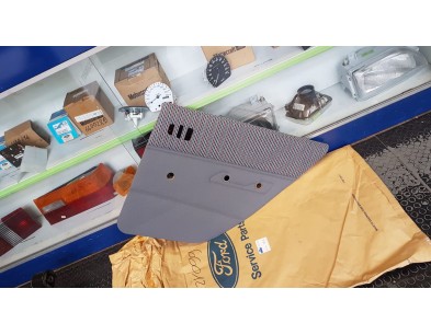 6601271 RIGHT REAR DOOR COVER FORD FIESTA 89/96
RIVESTIMENTO PORTA POSTERIORE DESTRA FORD FIESTA 89/96