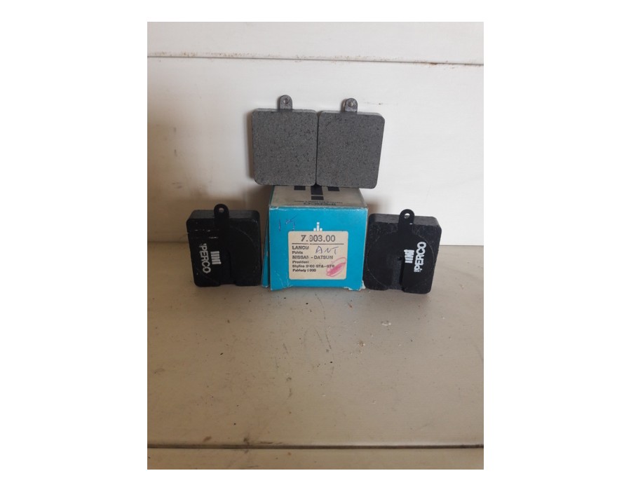 Serie pastiglie pattini freno ant Lancia Fulvia - Nissan Datsun - President - Skylin - Front brake pads - spessore 17