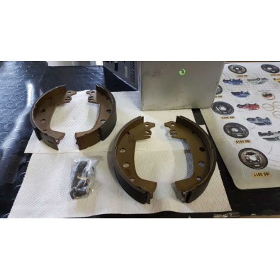 Serie ganasce freno Peugeot 204 -304 - Renaut 4 - Renault 6 - Brake shoes