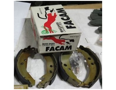 SERIE GANASCE FRENO 
MARCHIO FACAM 
CODICE 2434
FORD