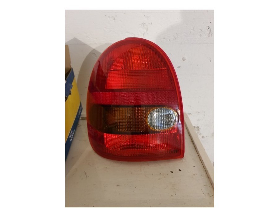 62105 Fanale posteriore sx Valeo Opel Corsa B 93-00 3 porte - Rear Left light Corsa B 93-00 3 doors