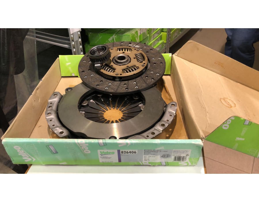 826406 Kit Frizione Kia Carnival 2.9 TDI   CRDi - Valeo - Clutch KIt Carnival Mk1 MK2